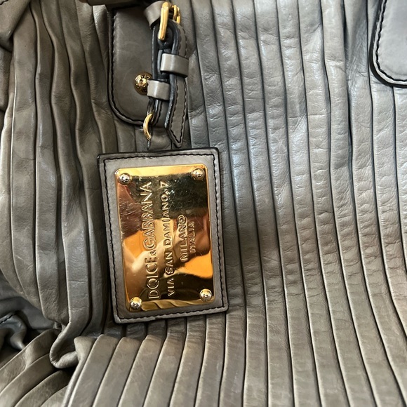 Gorgeous vintage bag to take on your travels, and lovely for every day! - Picture 2 of 7